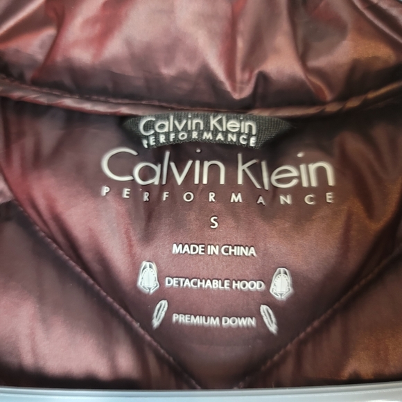 Calvin Klein Plum Puffer Vest size S - Picture 5 of 9